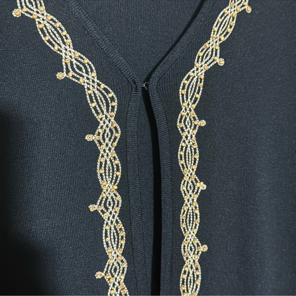 Finity Black Sweater with Embroidery wood beads size 1X - Picture 3 of 4